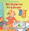Nil Dişlerini Fırçalıyor