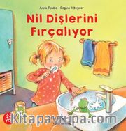 Nil Dişlerini Fırçalıyor