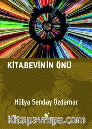 Kitabevinin Önü