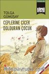 Ceplerine Çiçek Dolduran Çocuk
