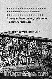 Tuhaf Yıldızlar Dünyaya Bakıyorlar Gözlerini Kırpmadan