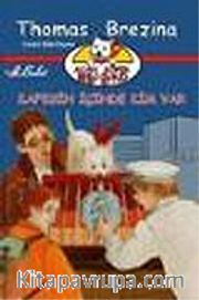 Ajan Köpek Bello Bond / Kafesin İçinde Kim Var