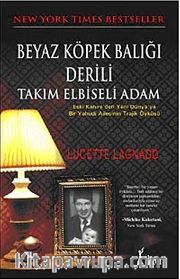 Beyaz Köpek Balığı Derili Takım Elbiseli Adam