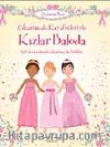Çıkartmalı Kıyafetleriyle Kızlar Baloda
