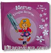Merve Tırnağını Kestiriyor